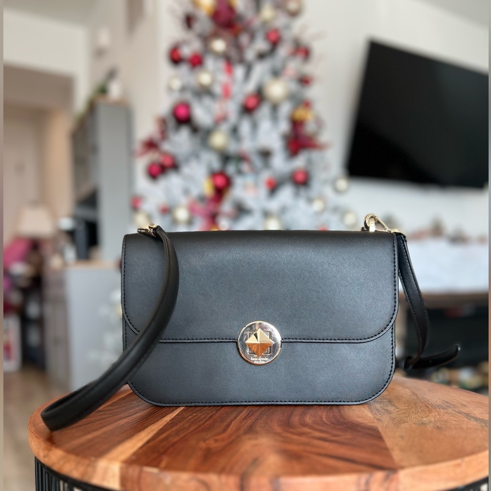 Kate spade| Flap Cross Body bag| Black